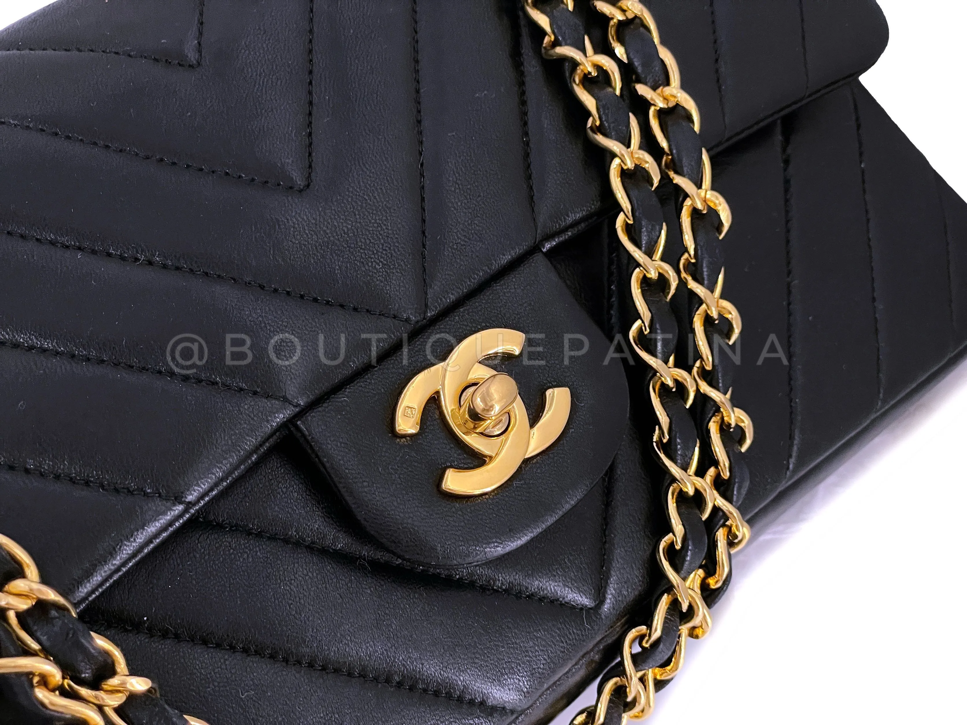 Chanel 1991 Vintage Medium Black Chevron Classic Double Flap Bag 24k GHW Lambskin